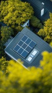 Mái nhà là yếu tố cốt lõi, quyết định hiệu suất và độ an toàn khi lắp điện mặt trời