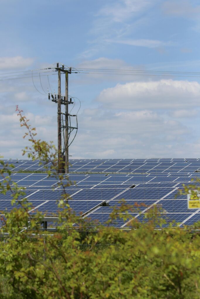 Lắp điện mặt trời mái nhà không thông báo