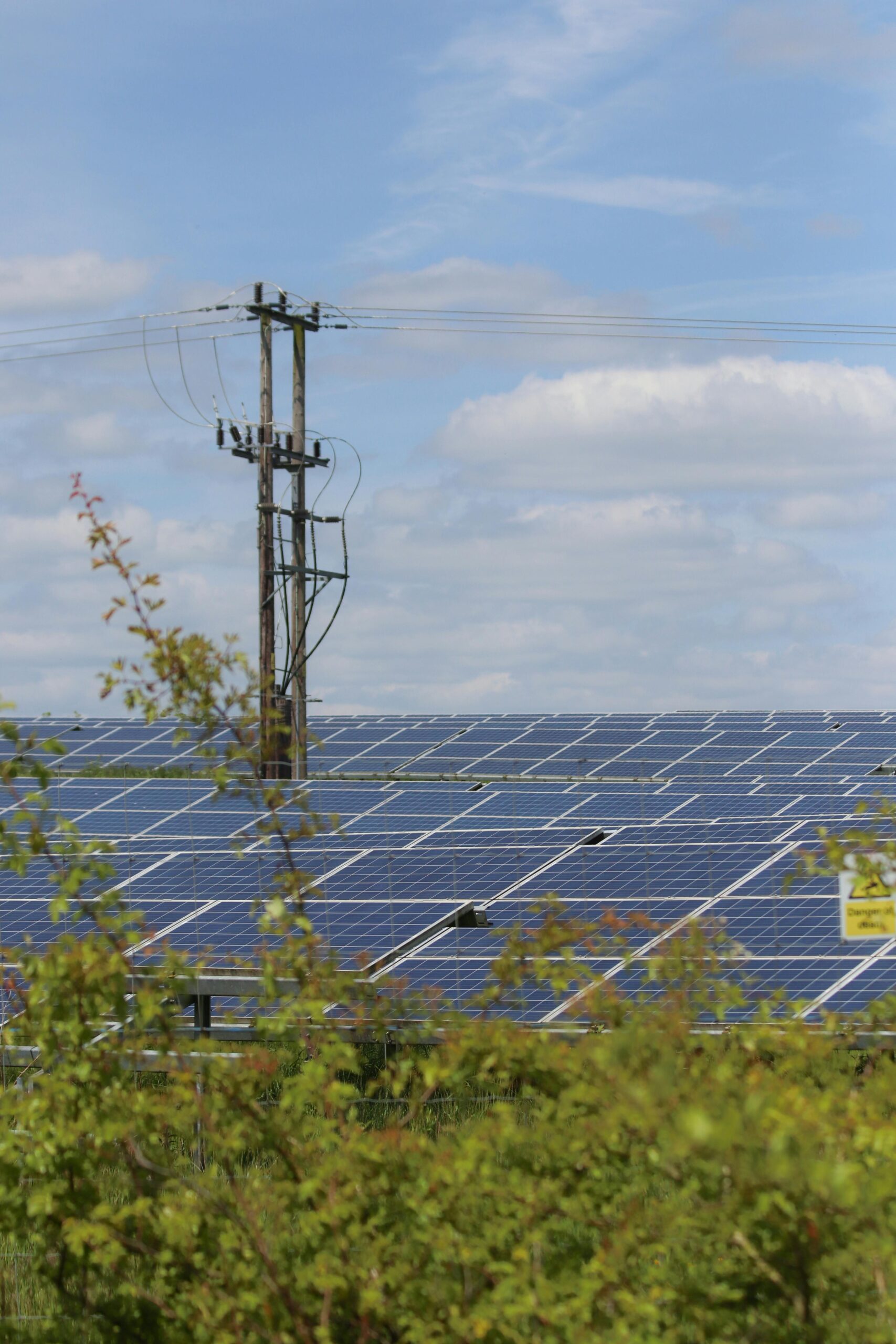 Lắp điện mặt trời mái nhà không thông báo