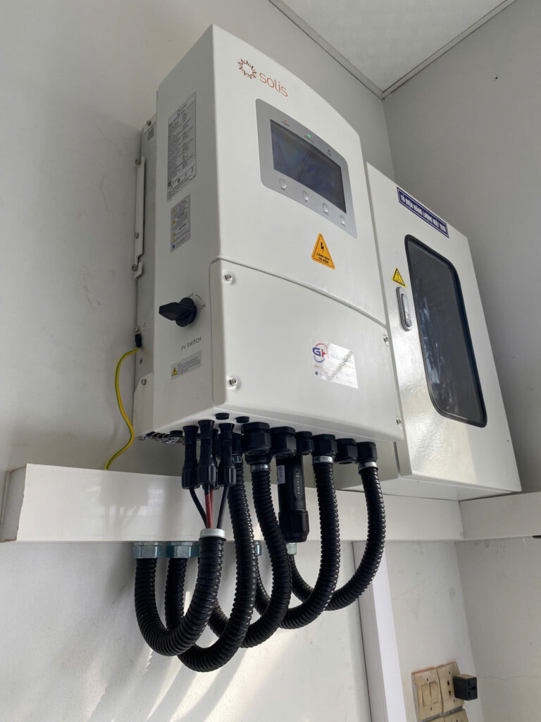 Hệ thống điện mặt trời Hybrid 6KW nhà chú Huy – Hệ thống lưu trữ 14.336Wh